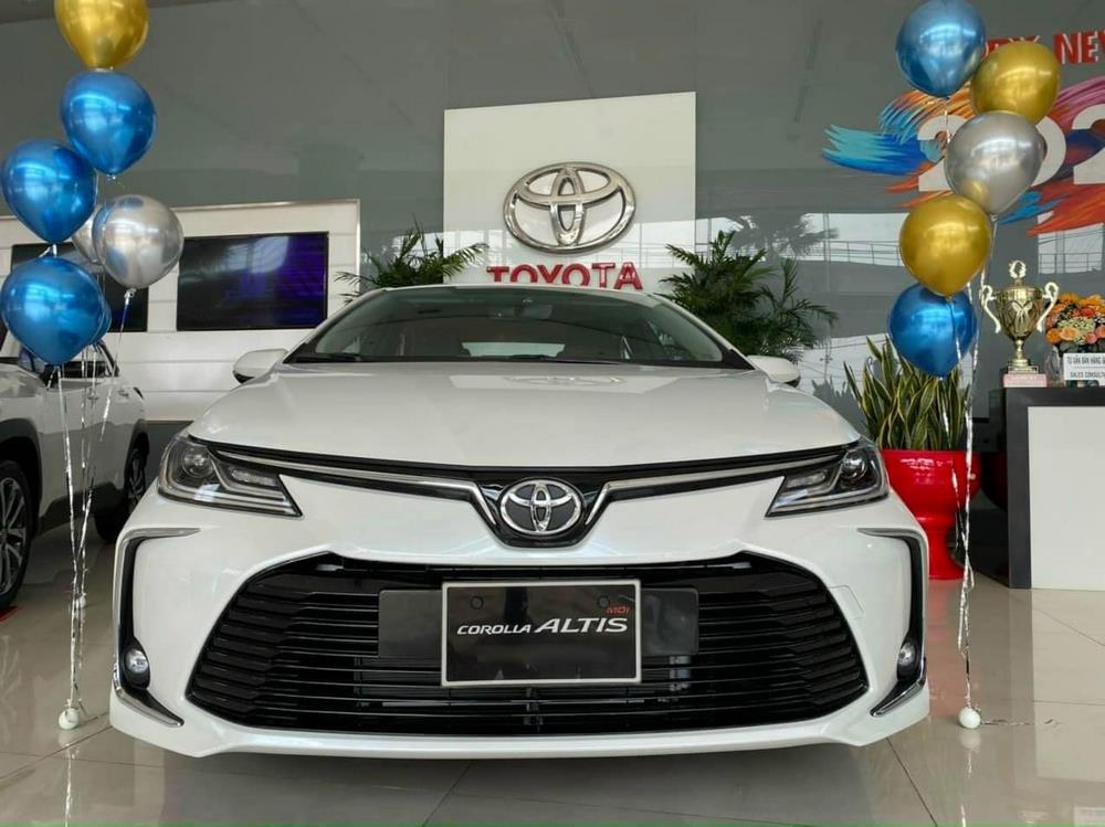 toyota-altis-5.jpg